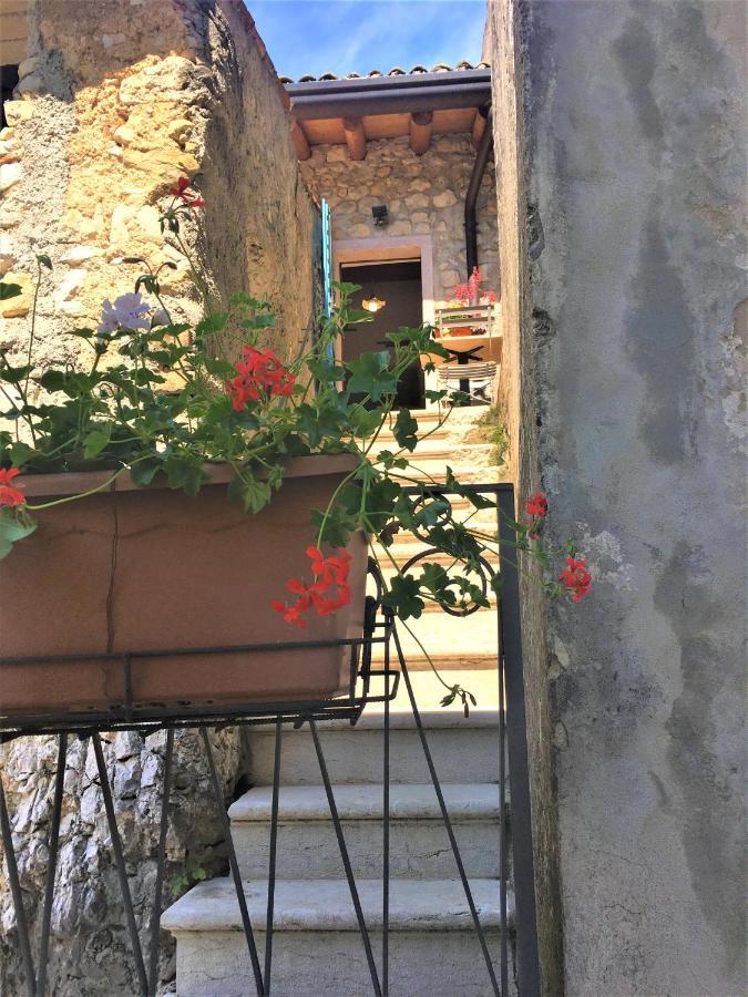 Il Girasole Daire Caprino Veronese Dış mekan fotoğraf