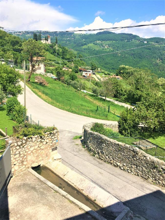 Il Girasole Daire Caprino Veronese Dış mekan fotoğraf
